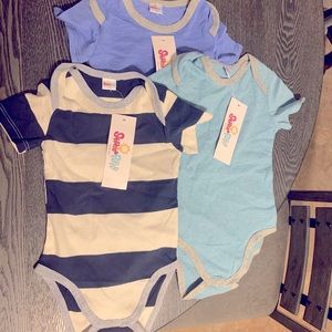 3 pack 18m onesies